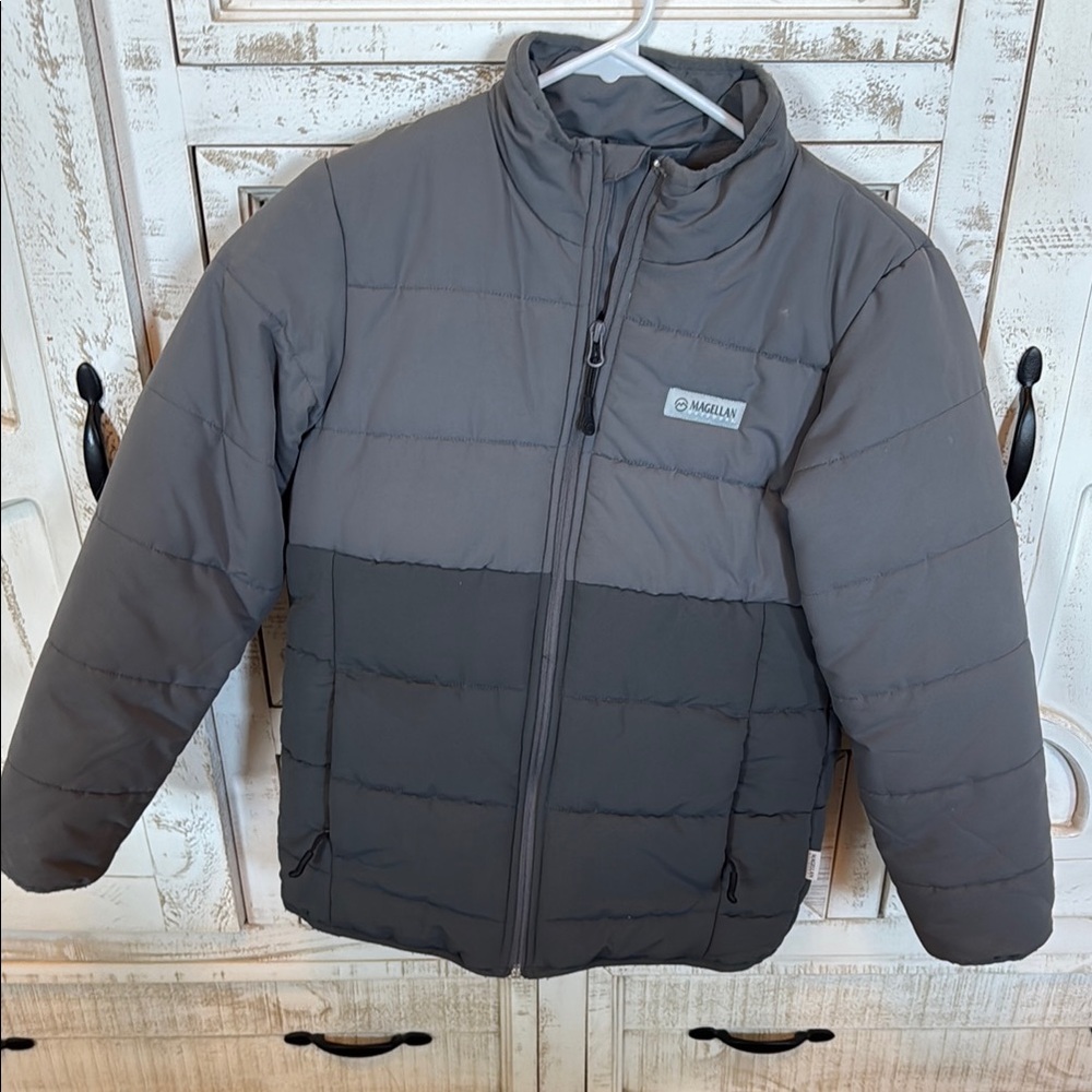 Magellan Outdoors Gray Puffer Jacket with Quilted Design